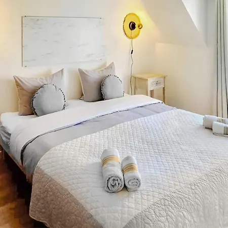別荘 4 Bedroom Beautiful In Servon