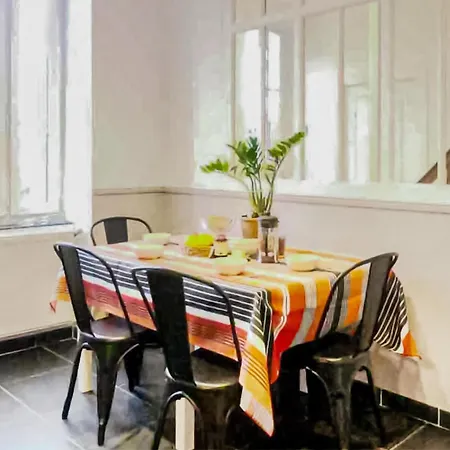4 Bedroom Beautiful In Servon