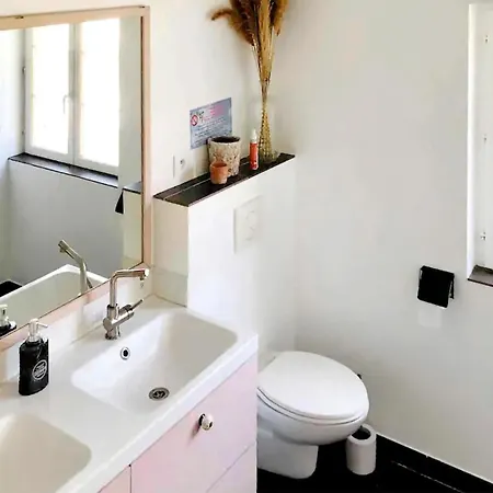 Casa vacanze 4 Bedroom Beautiful In Servon *