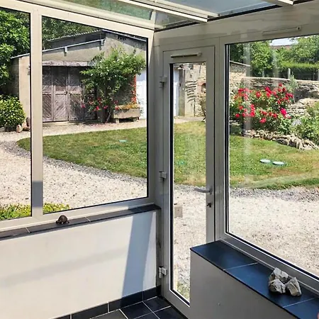 4 Bedroom Beautiful In Servon * Servon